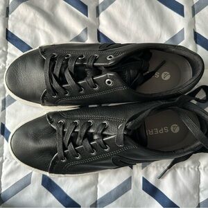 NWT -Women Sperry Black Sneakers Classic Low-Top Design